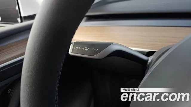 Tesla Model Y — Фото автомобиля 28