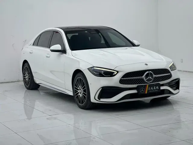 Mercedes-Benz C-Class — Фото автомобиля 3