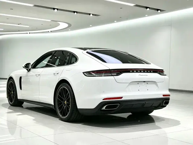 Porsche Panamera — Фото автомобиля 16