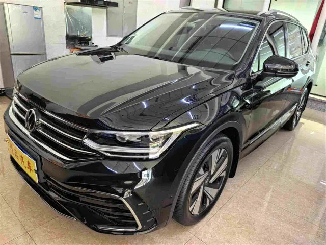 Фотография автомобиля — Volkswagen Tiguan L