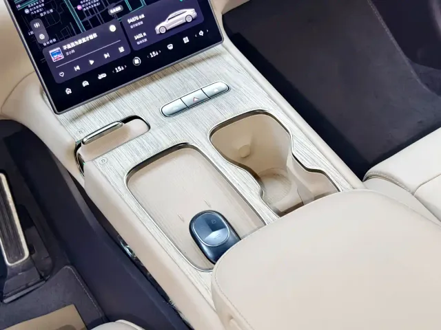 Nio ET7 — Фото автомобиля 13