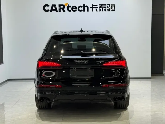 Audi Q7 — Фото автомобиля 6