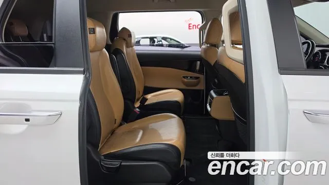 Kia Carnival 4th Gen — Фото автомобиля 17