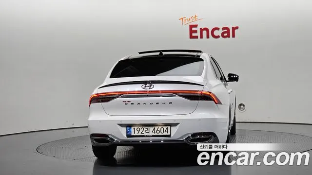 Hyundai Grandeur Grandeur (New) — Фото автомобиля 3