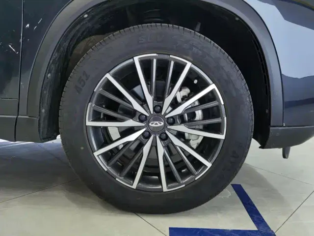 Chery Tiggo 8 — Фото автомобиля 6