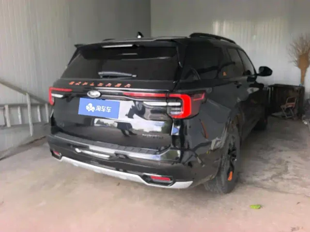 Ford Explorer — Фото автомобиля 3