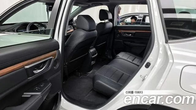 Honda CR-V CR-V 5-е поколение 2.0 гибрид Touring 4WD — Фото автомобиля 24