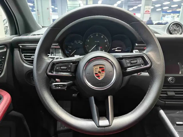 Porsche Macan — Фото автомобиля 9