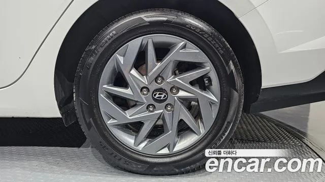 Hyundai Avante CN7 — Фото автомобиля 21