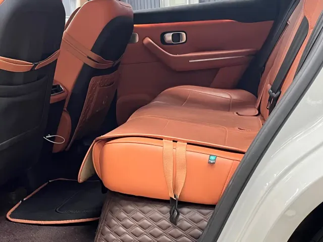 Leapmotor C10 — Фото автомобиля 5