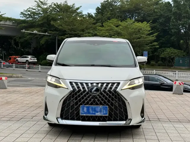 Lexus LM — Фото автомобиля 2