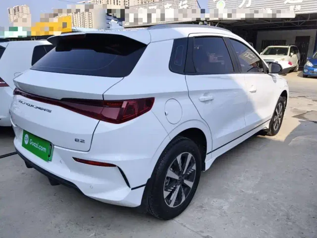 BYD e2 — Фото автомобиля 6