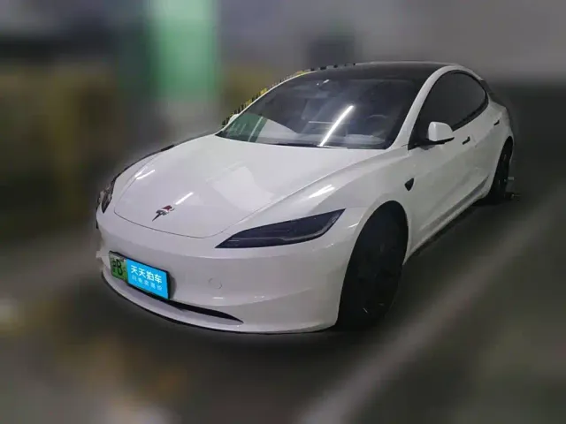 Фотография автомобиля — Tesla Model 3