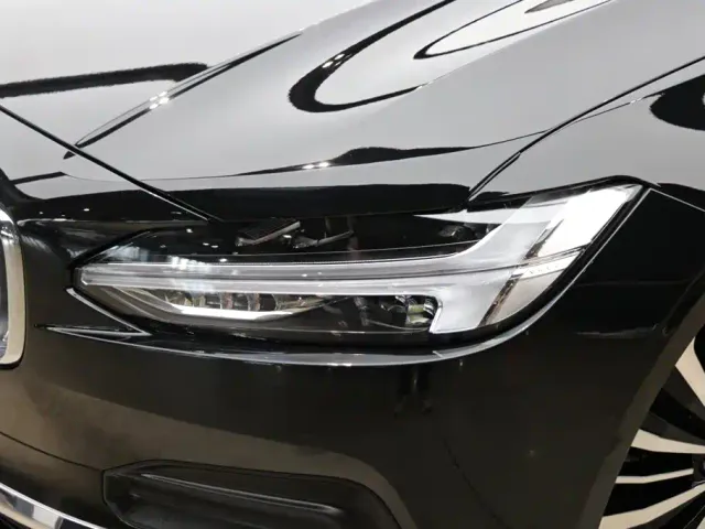 Volvo S90 — Фото автомобиля 25