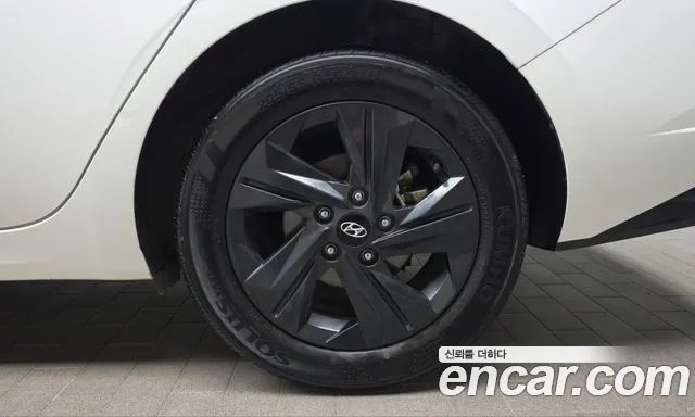 Hyundai Avante CN7 — Фото автомобиля 6