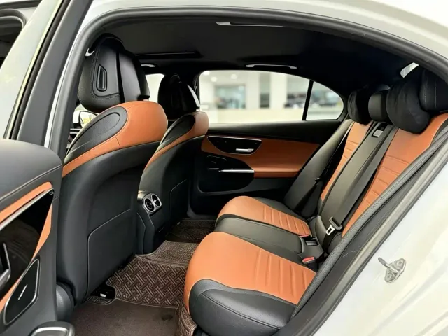 Mercedes-Benz C-Class — Фото автомобиля 7