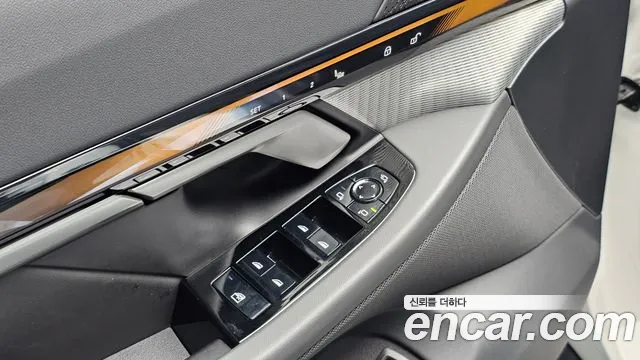BMW 5 Series G60 — Фото автомобиля 15