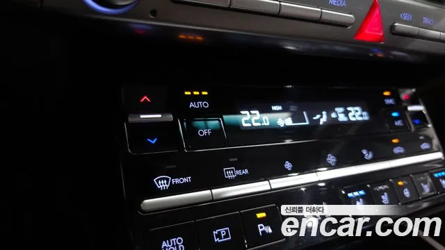 Hyundai Grandeur Grandeur (GN7) 2.5 Бензин 2WD — Фото автомобиля 29