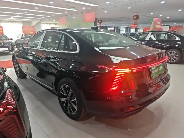 Hongqi H5 PHEV — Фото автомобиля 4
