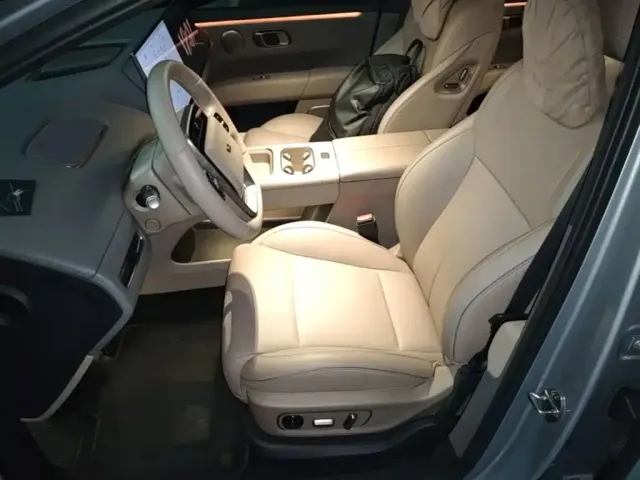 Li Auto Li Auto i6 2025 4WD Base Model — Фото автомобиля 14