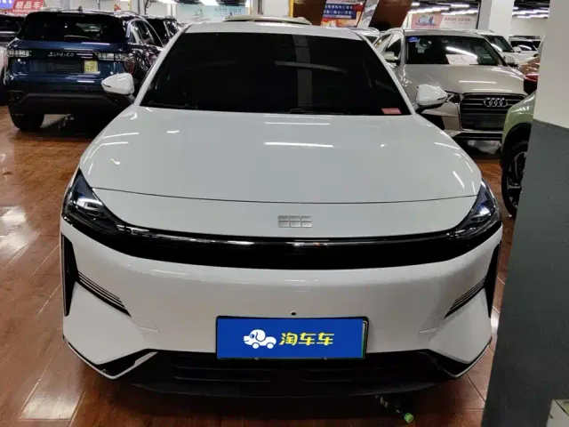 Geely Galaxy L6 — Фото автомобиля 2