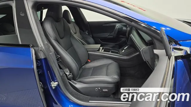 Tesla Model S — Фото автомобиля 25