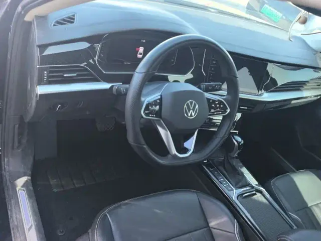 Volkswagen Passat — Фото автомобиля 12