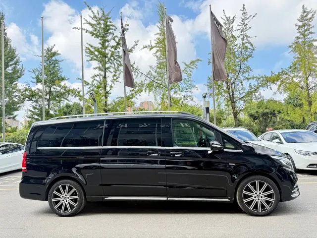 Mercedes-Benz V-Class — Фото автомобиля 4