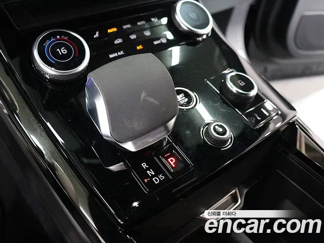 Land Rover Range Rover Sport — Фото автомобиля 9