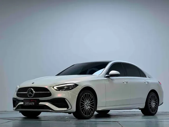 Фотография автомобиля — Mercedes-Benz C-Class