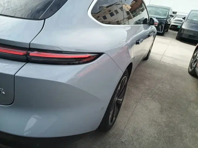 Nio ET5 Touring — Фото автомобиля 7