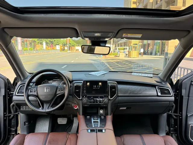 Honda UR-V — Фото автомобиля 5