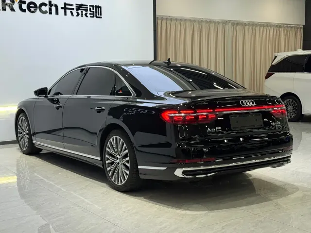 Audi A8 — Фото автомобиля 5