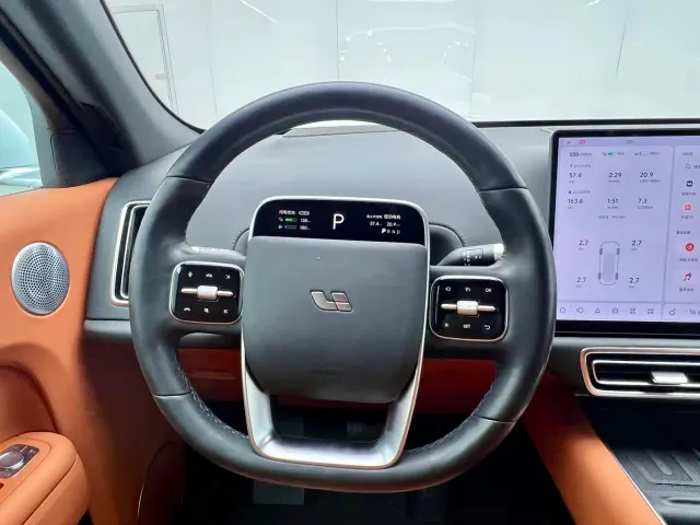 Li Auto L7 — Фото автомобиля 27