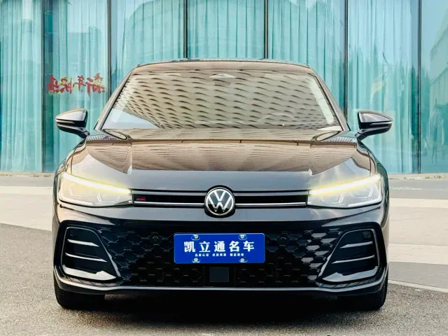 Volkswagen Passat — Фото автомобиля 2