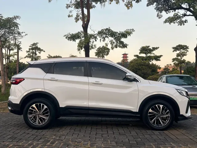Geely Binyue — Фото автомобиля 7