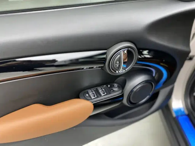 MINI MINI 2023 Facelift 2.0T COOPER S Artist 5-Door — Фото автомобиля 16