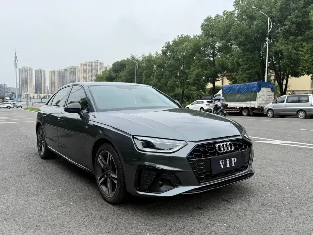 Audi Audi A4L 2022 40 TFSI Luxury Dynamic — Фото автомобиля 2