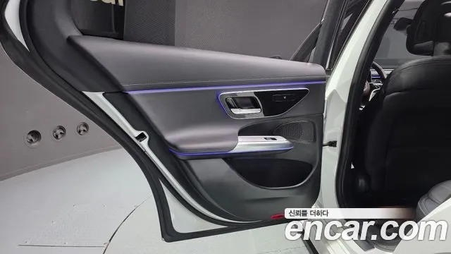 Mercedes-Benz E-Class — Фото автомобиля 22