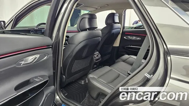 Genesis GV70 — Фото автомобиля 17
