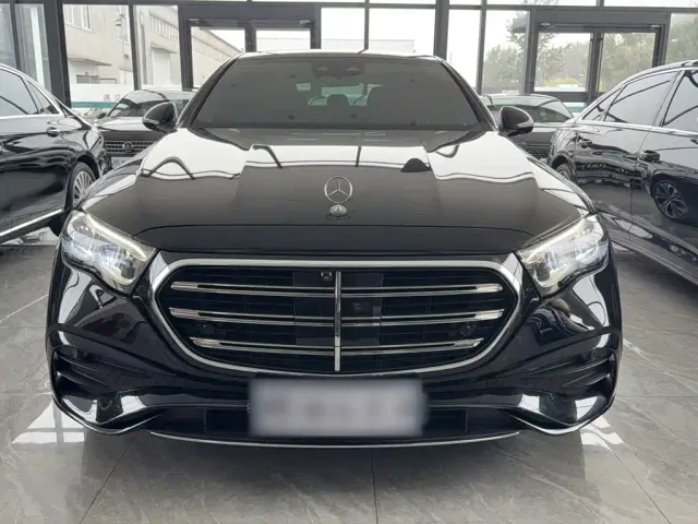 Mercedes-Benz E-Class — Фото автомобиля 8
