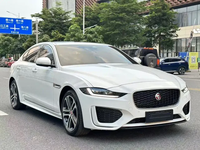 Jaguar XEL — Фото автомобиля 3