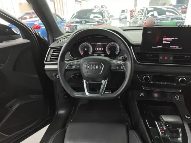Audi Q5L — Фото автомобиля 10