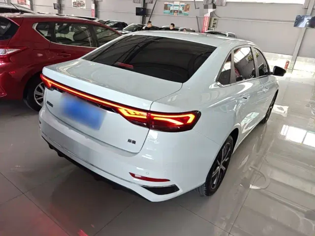 Geely Emgrand — Фото автомобиля 6