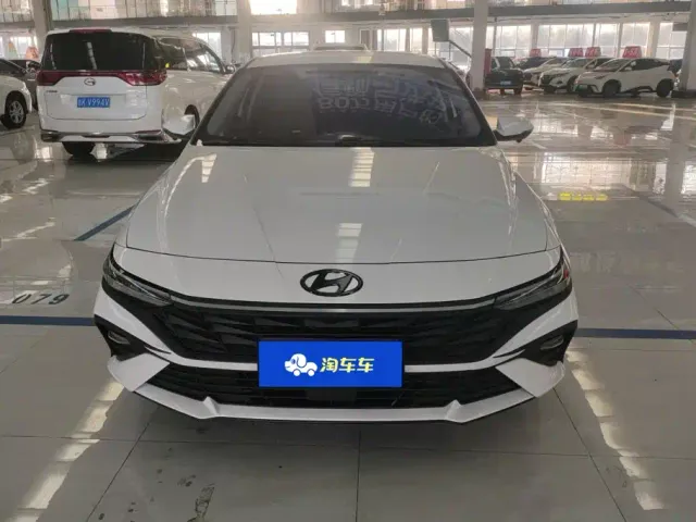 Hyundai Elantra — Фото автомобиля 2