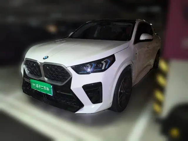 Фотография автомобиля — BMW X2