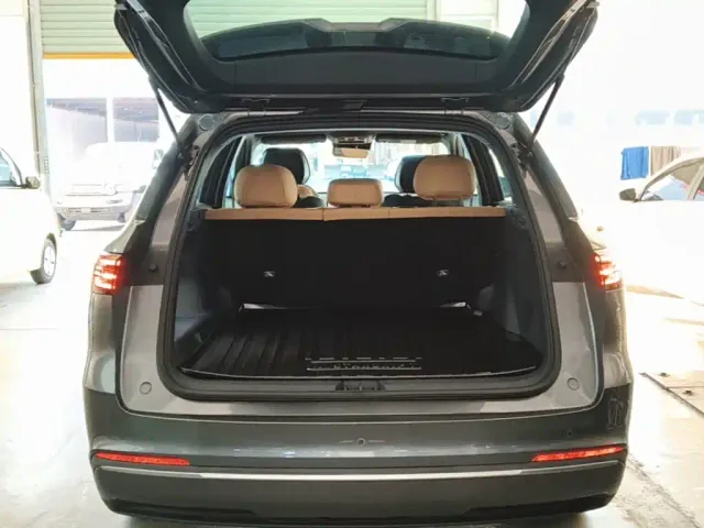Geely Galaxy Starship 7 EM-i — Фото автомобиля 18