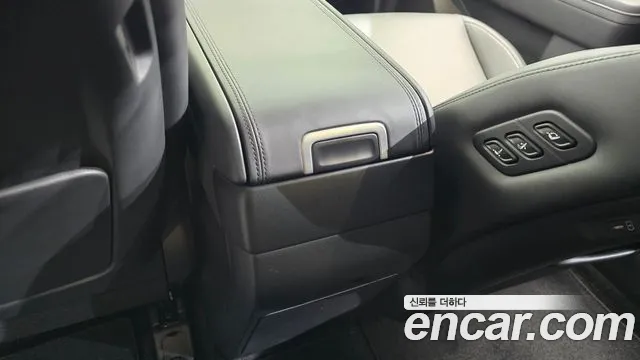 Hyundai Santafe Santa Fe (MX5) Бензин 2.5T 2WD — Фото автомобиля 30