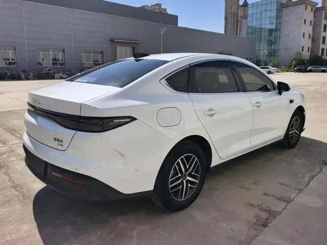 BYD Seal 05 DM-i — Фото автомобиля 3