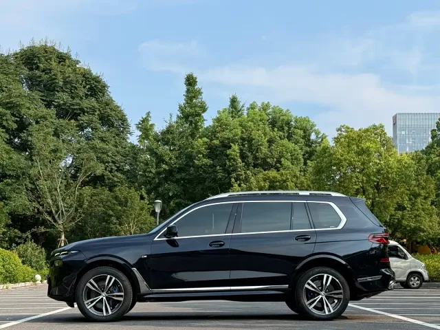 BMW X7 — Фото автомобиля 3